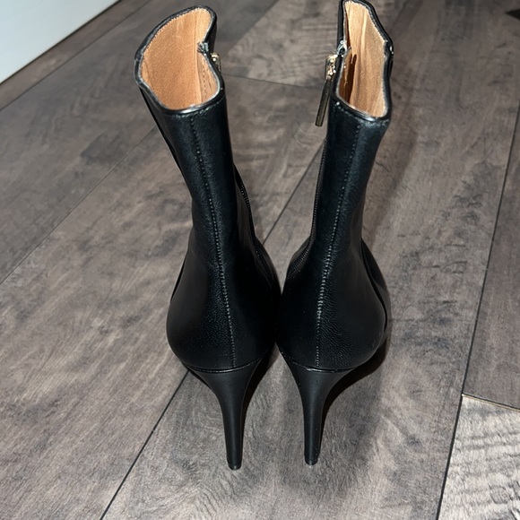 NWOT LOUISE ET CIE heel Booties! - Picture 16 of 17